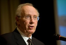 James M. Smith, professor at Emory University and former consultant with the IAEA, speaks at the Food Industry Summit in Sendai